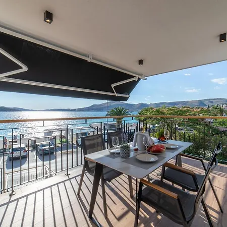 Luxury Apartment Vagabundo 2 Free Parking Trogir Exterior photo