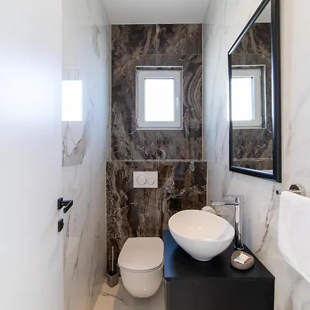 Luxury Apartment Vagabundo 2 Free Parking Trogir Exterior photo